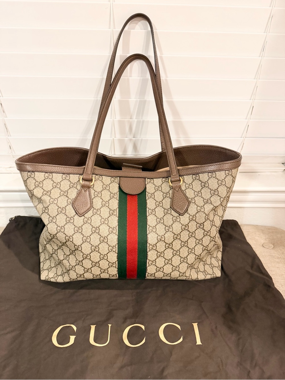 Gucci Ophidia GG Supreme Tote with Green and Red Web Stripe - Picture 2 of 7
